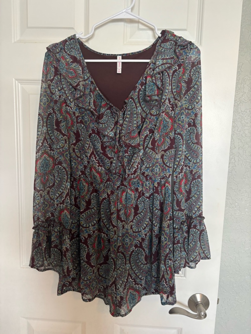 women's xhilaration long sleeve romper dress size M paisley